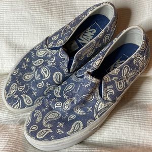 Slip on Vans. Blue paisley